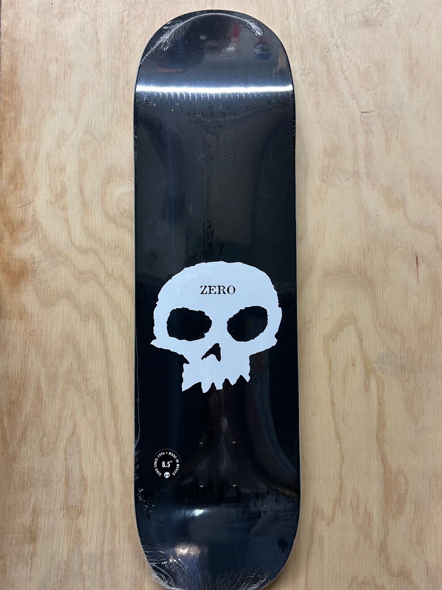 Zero Logo - Single Skull 8.0