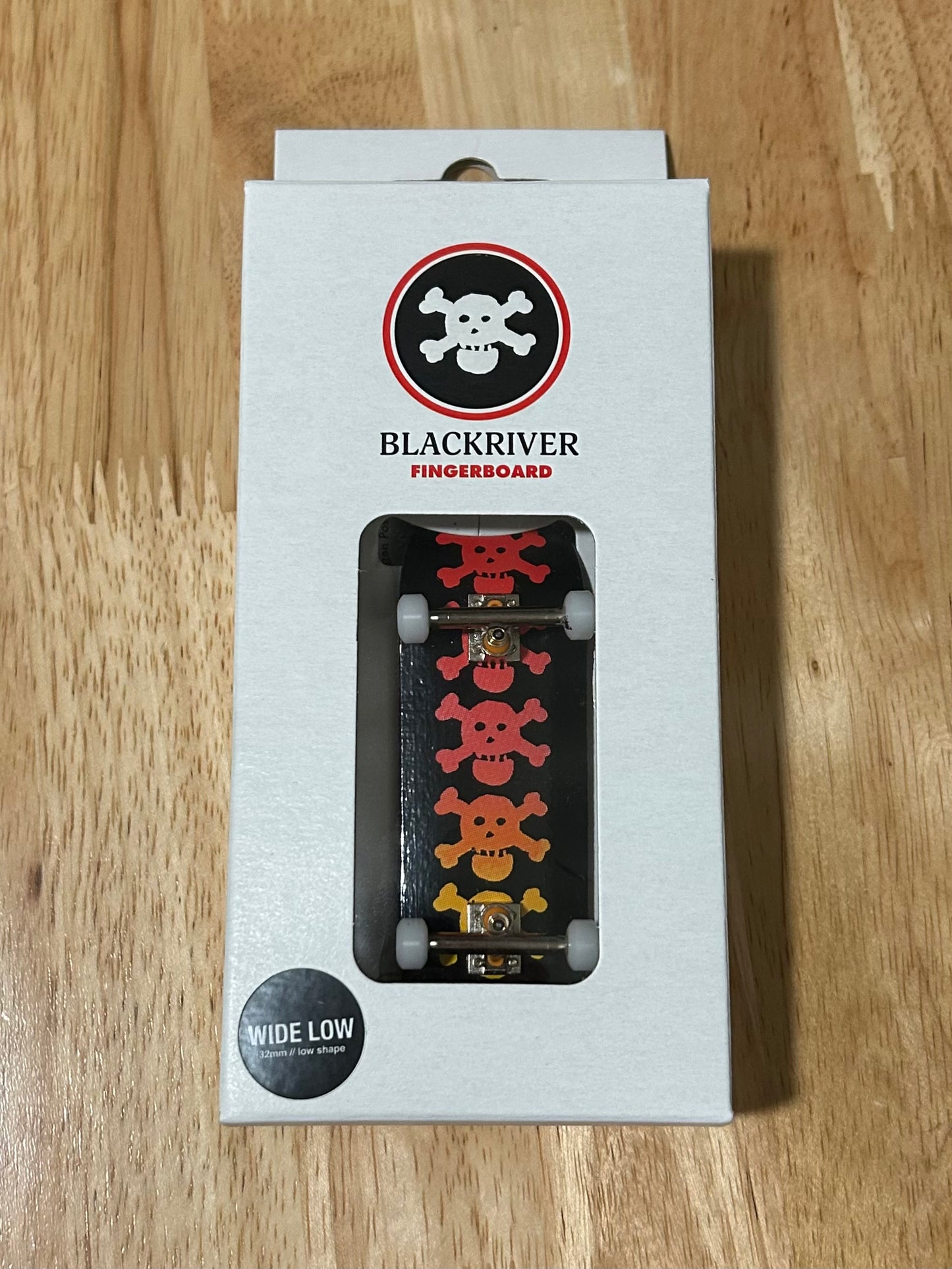 Blackriver Pro Complete Fingerboard - Riverlabel Skulls