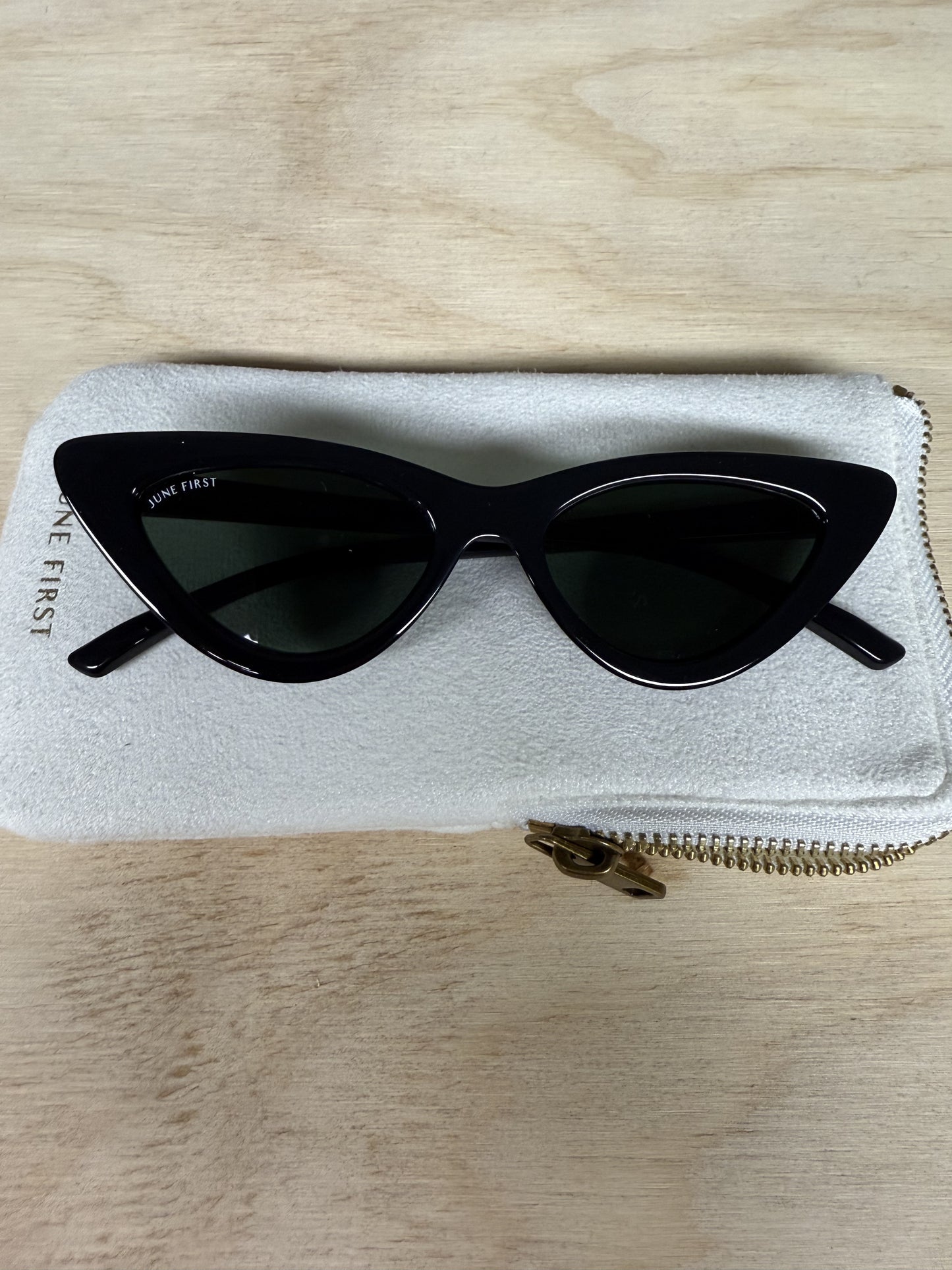 Felina Black Gloss/ Grey