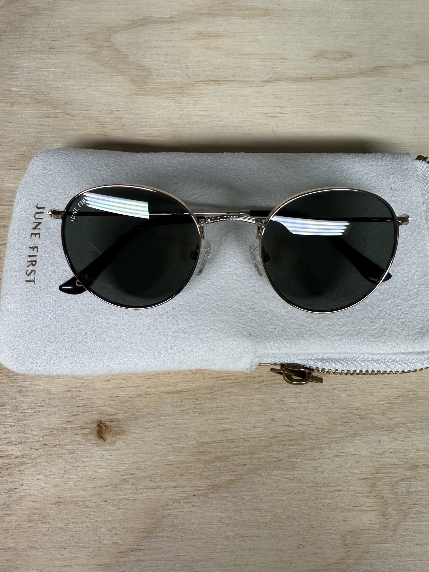 LOVE CHILD Gold / G15