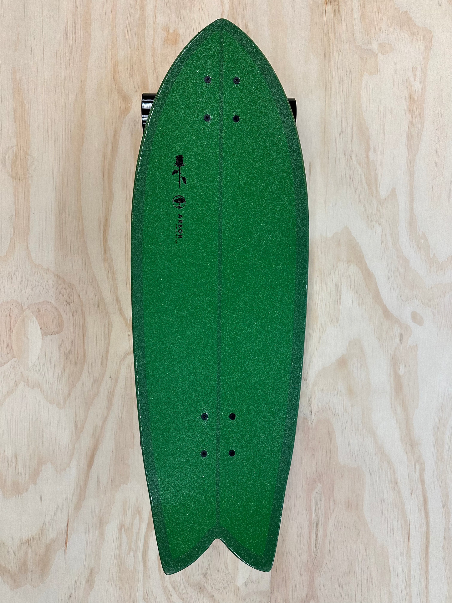 Arbor C7 Black Rose MFG 30.75in Surfskate Complete