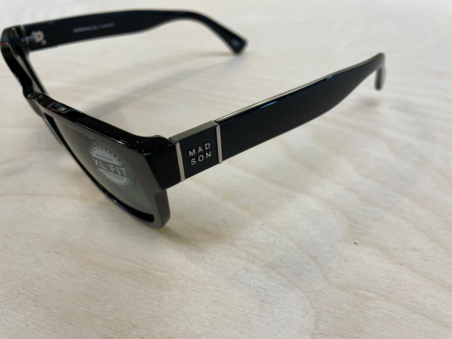 MEMPHIS Black Gloss/ G15 Polarized XL