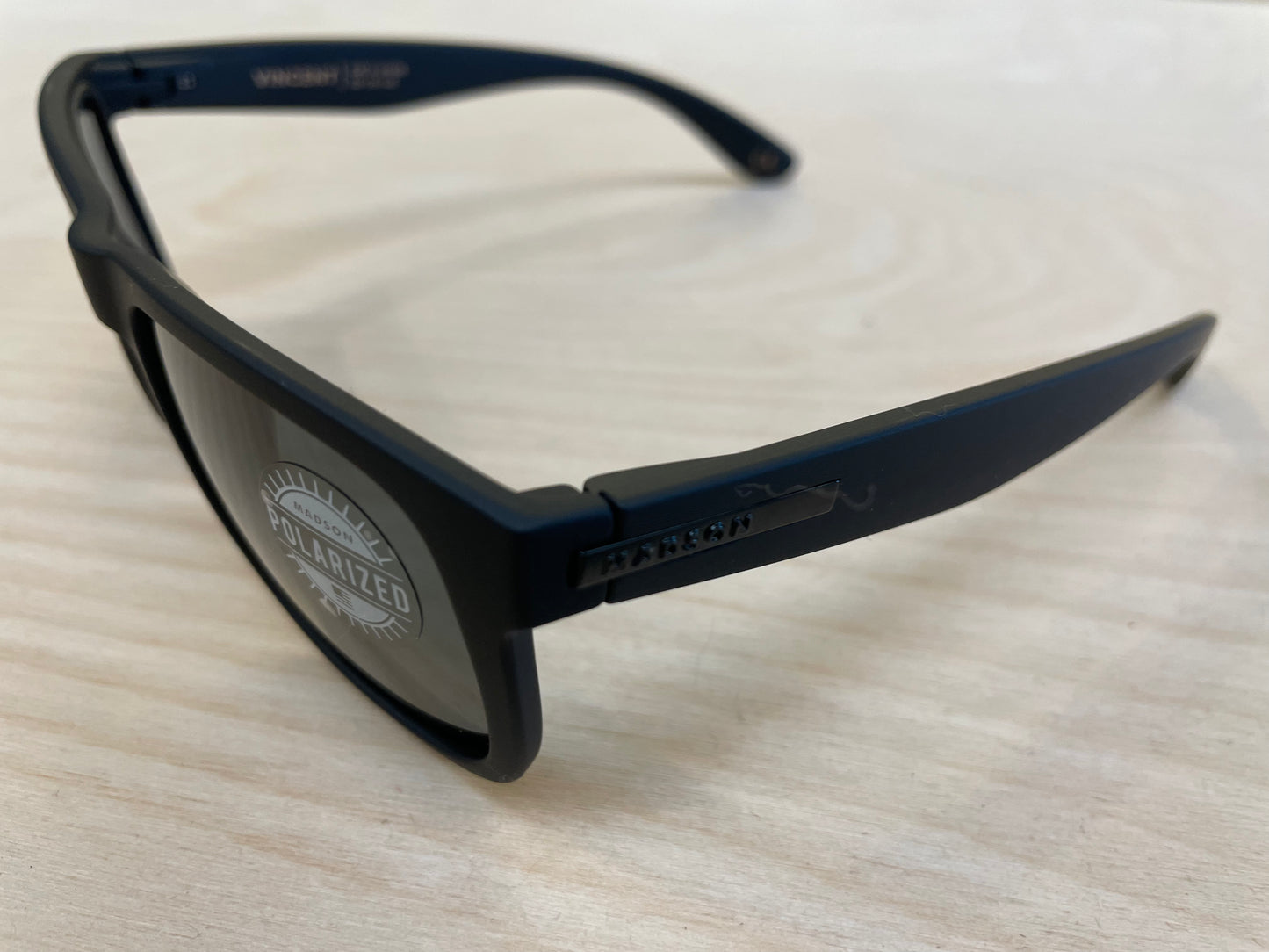 VINCENT Black on Black / Grey Polarized