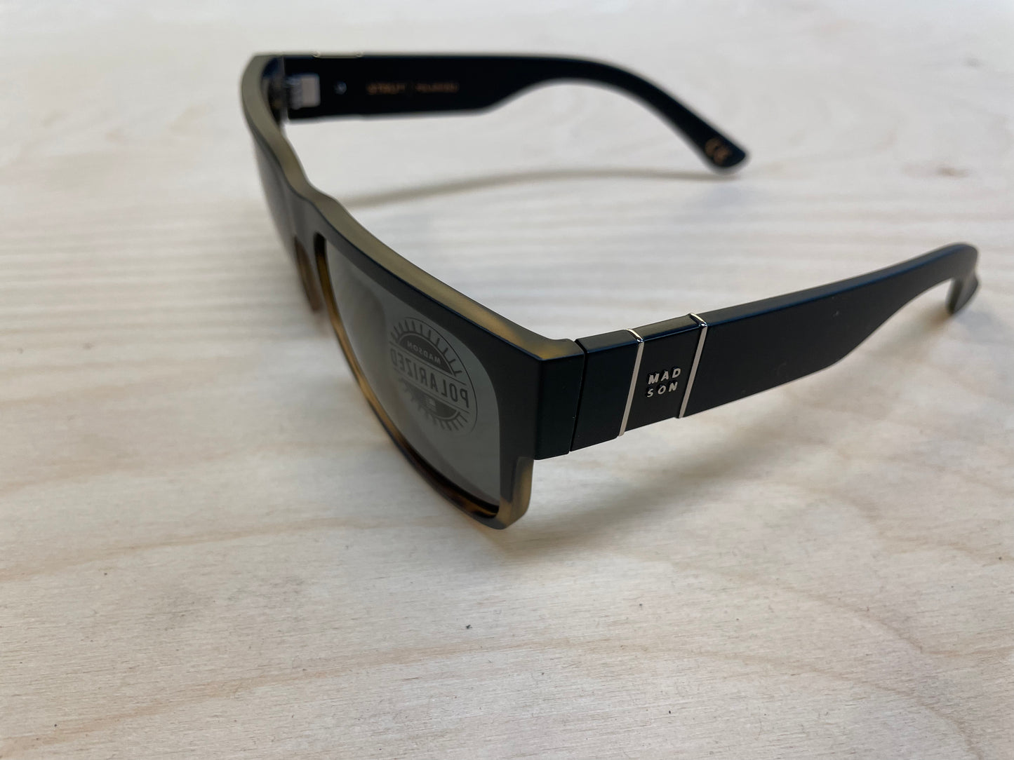 STRUT Black Tortoise Fade / Grey Polarized