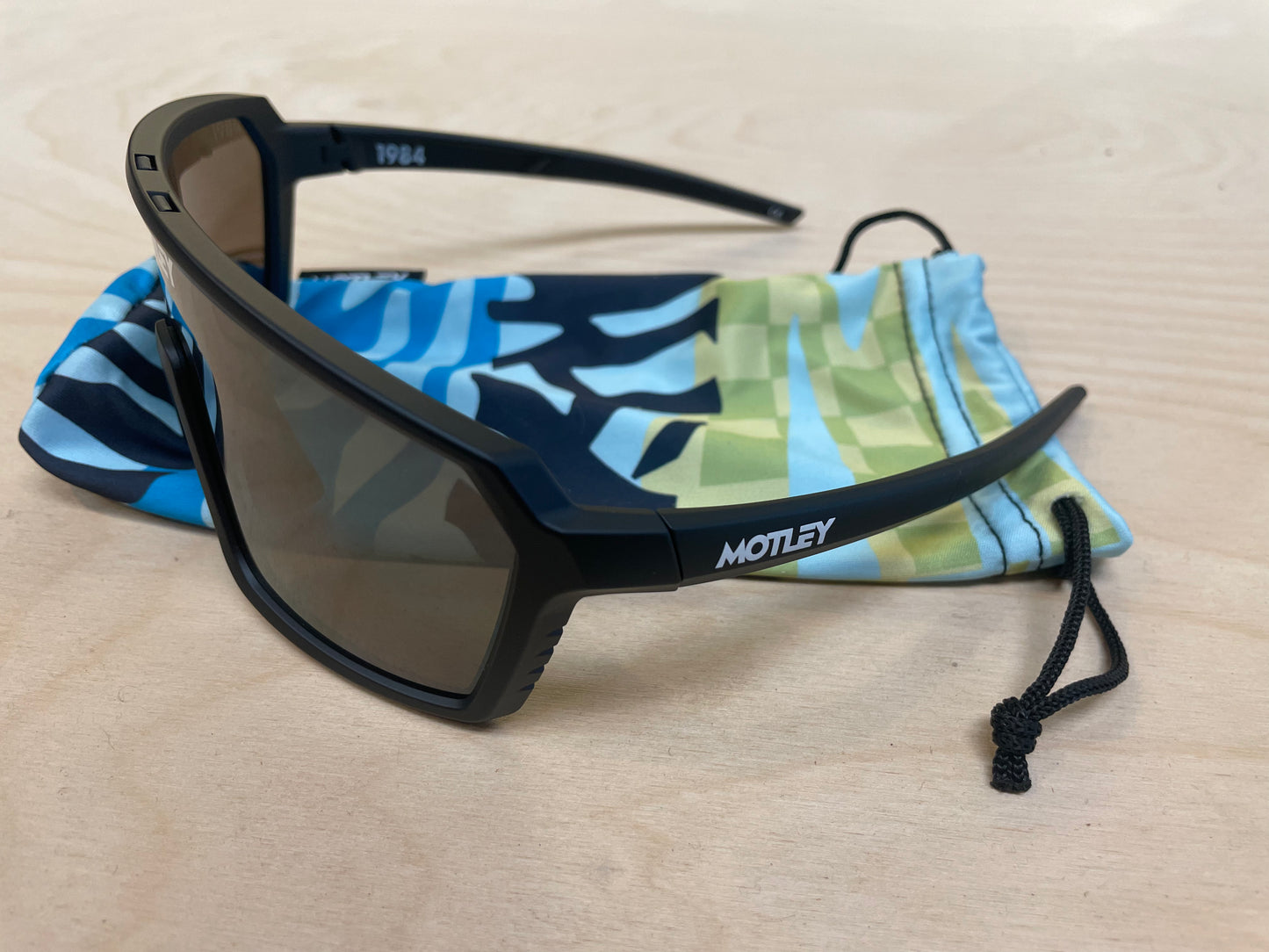 1984 Black Matte / Gold Mirror