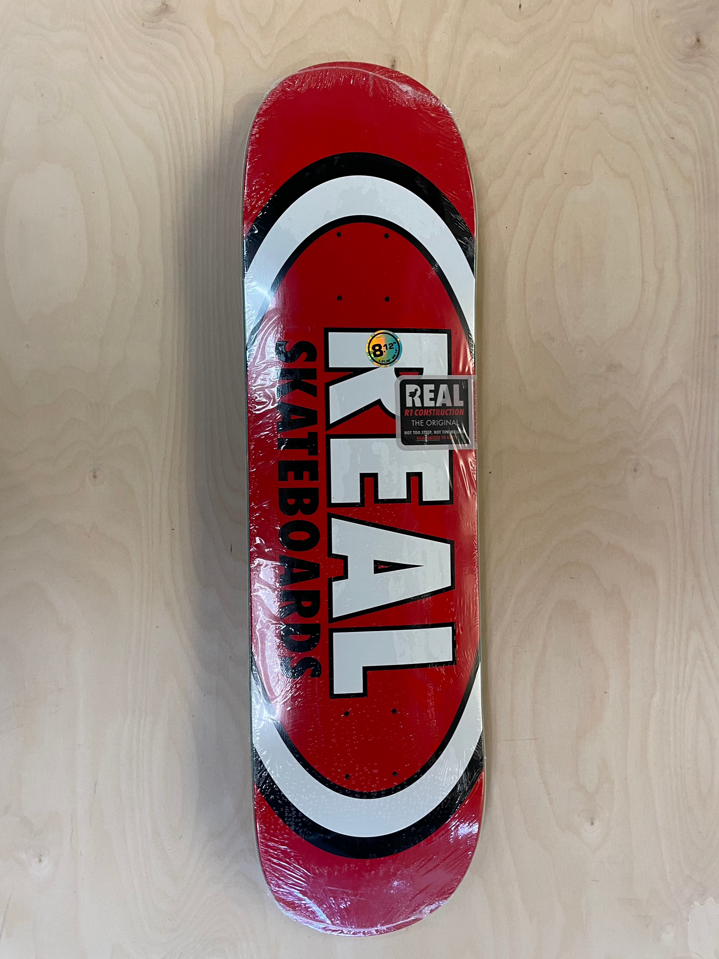 REAL TEAM CLASSIC OVAL SKATEBOARD 8.12