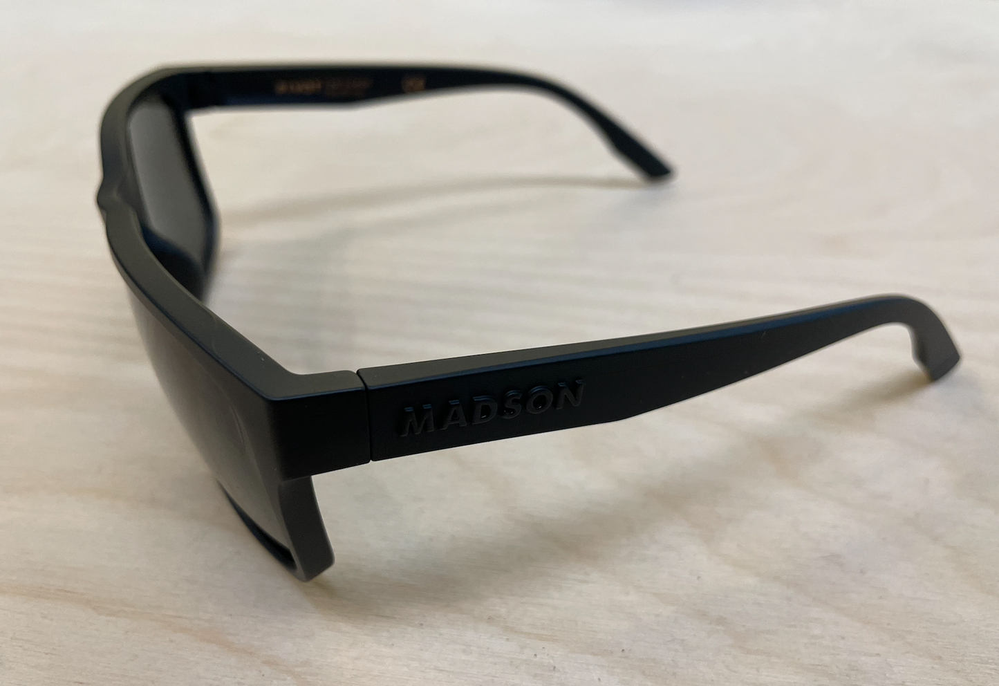 PIVOT Black on Black / Grey Polarized