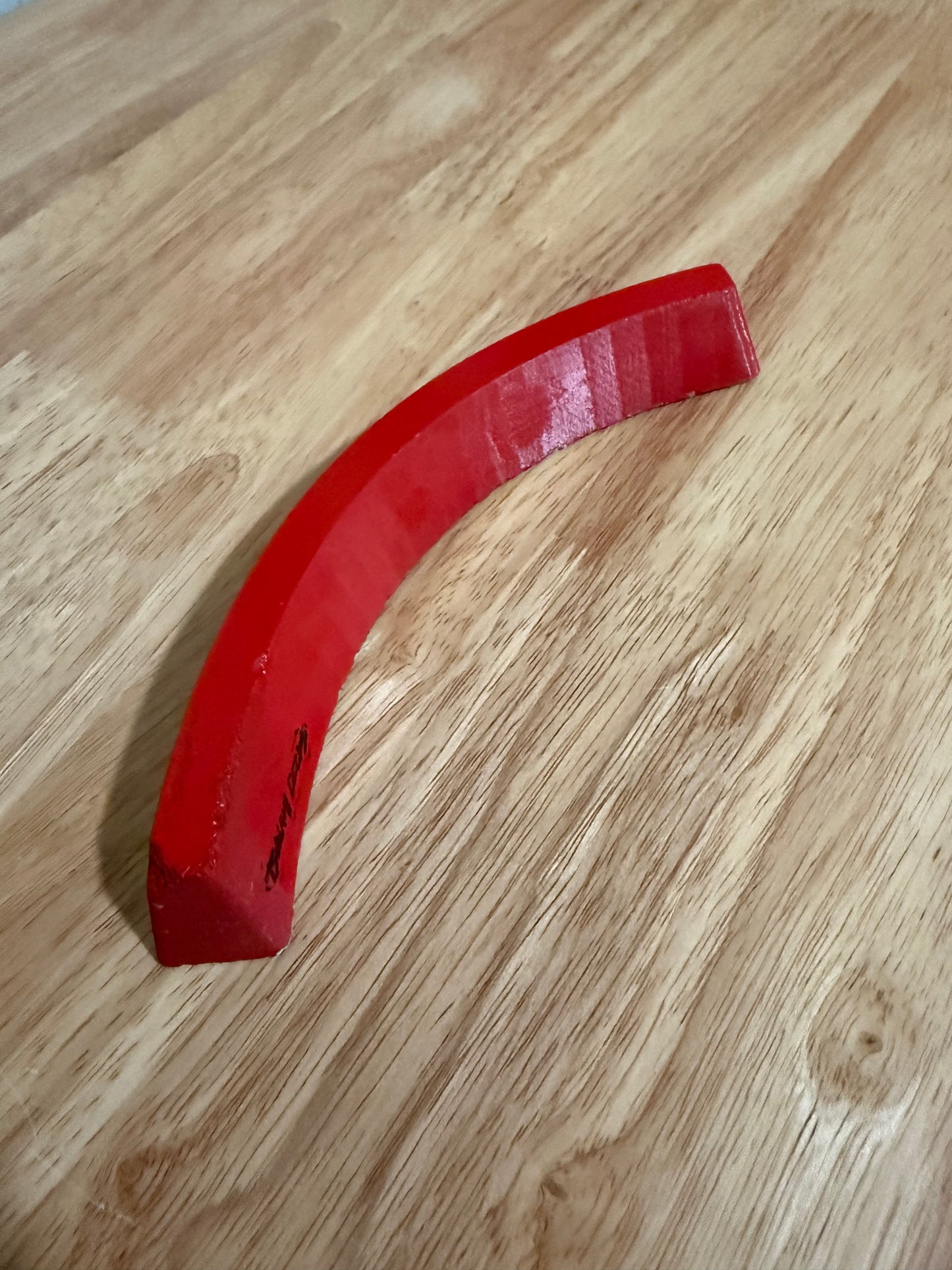 Tsunami Fingerboard Curved Parking Block - Red