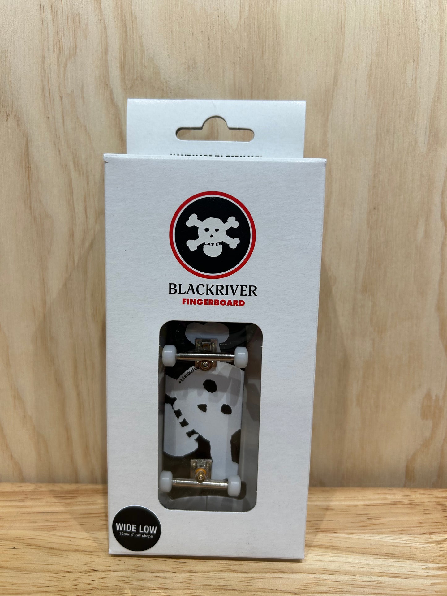 Blackriver Pro Complete Fingerboard - New Skull | Black/White 5ply Low 32mm