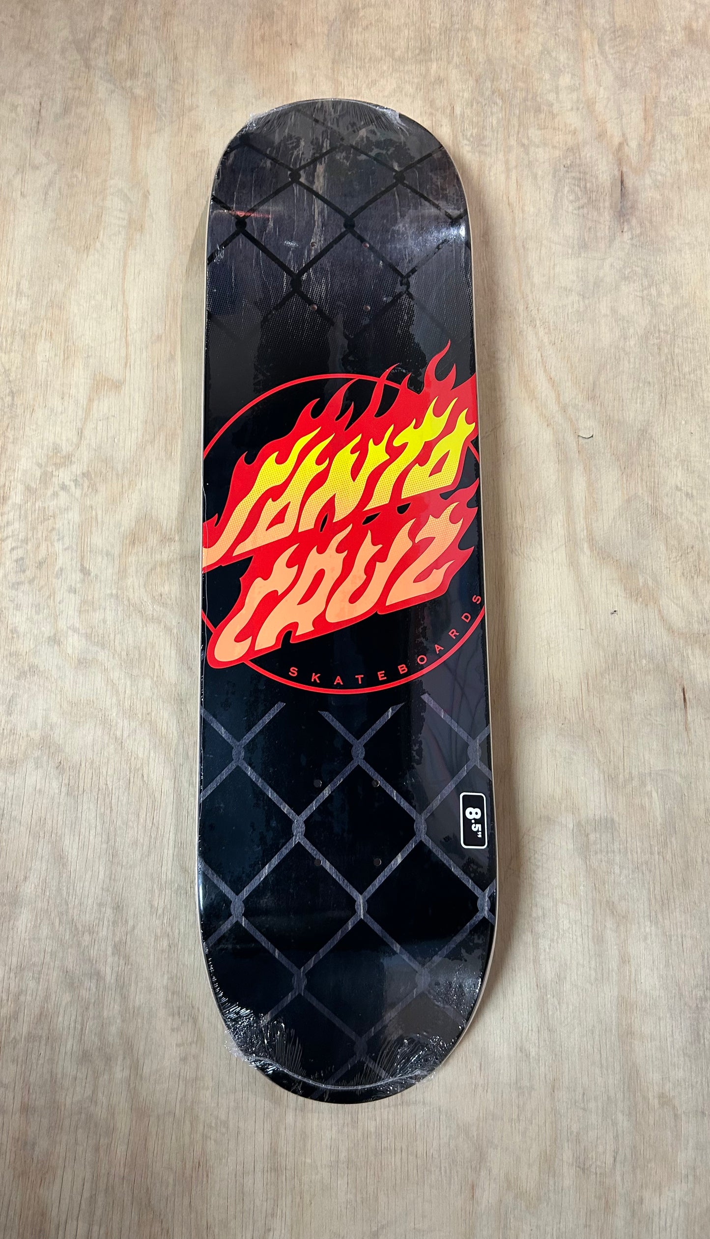 Santa Cruz Flame Dot Chain 8.5 Skateboard Deck
