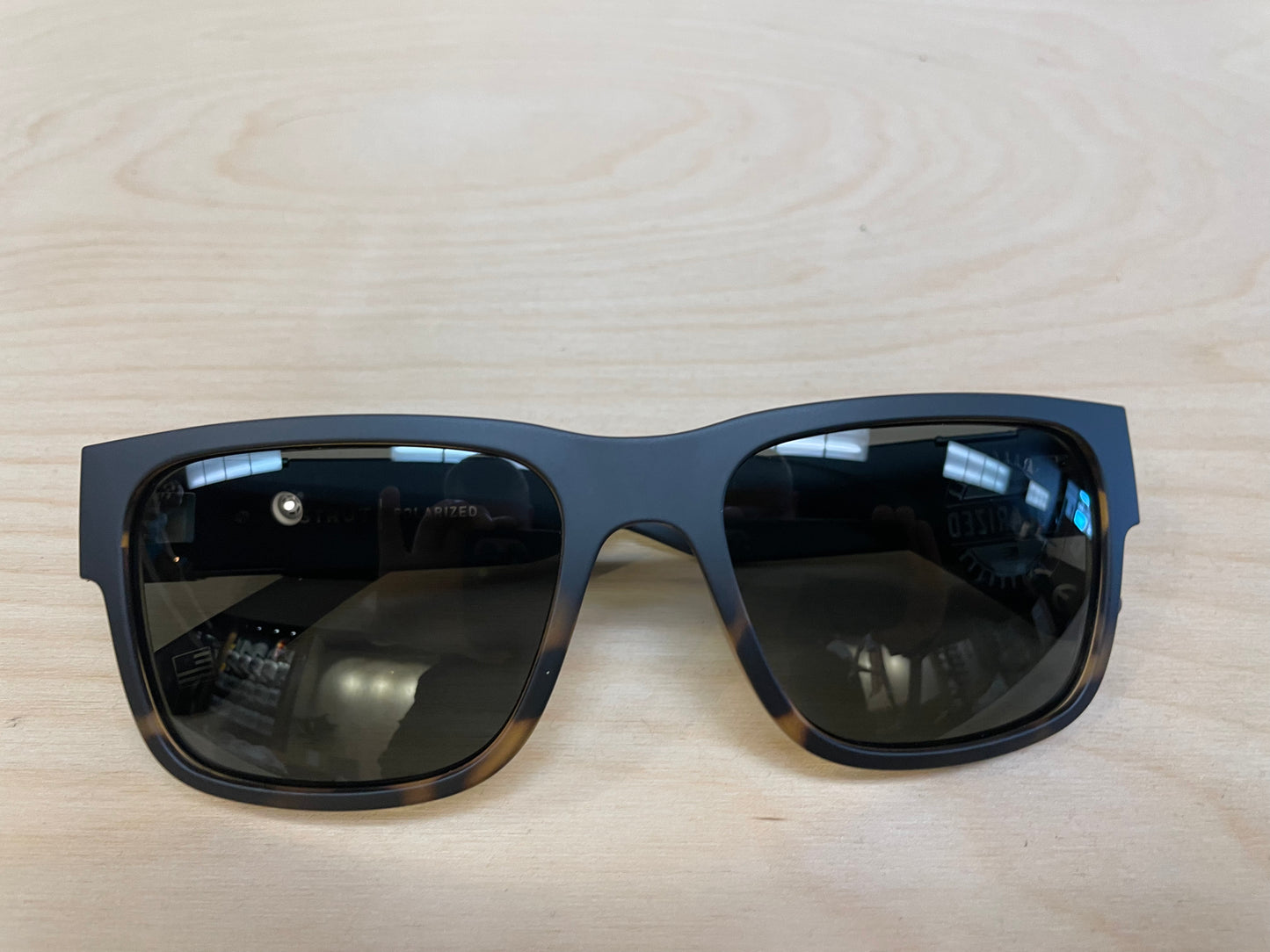 STRUT Black Tortoise Fade / Grey Polarized